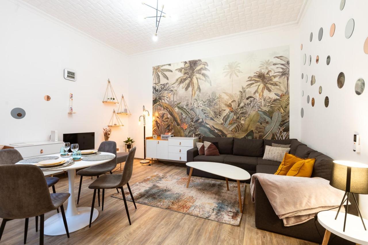 Stylish Modern Apartment Next To New York Cafe Budapest Exterior foto