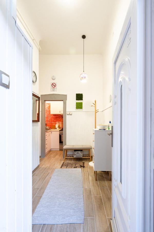 Stylish Modern Apartment Next To New York Cafe Budapest Exterior foto